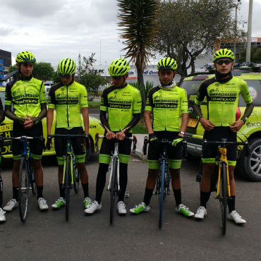El equipo de la Fundación Esteban Chaves listo para Vuelta del Porvenir