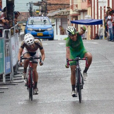 Lorena Colmenares ganadora de la segunda etapa de la Vuelta a Colombia