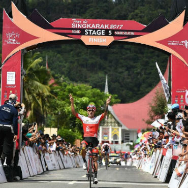 Jonathan Monsalve ganador de quinta etapa