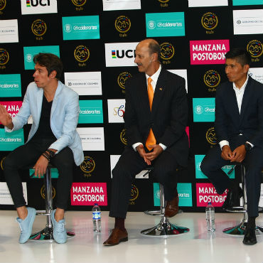 Rigoberto Urán, Nairo Quintana y Fernando Gaviria durante lanzamiento de la Colombia Oro y Paz