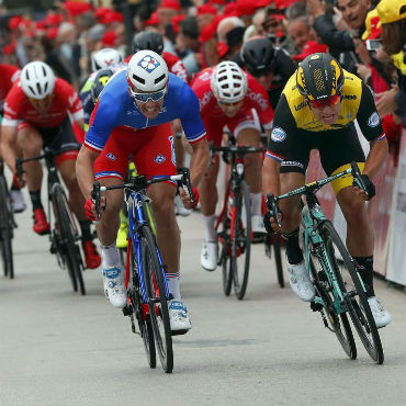 Dylan Groenewegen, primer líder de Vuelta al Algarve