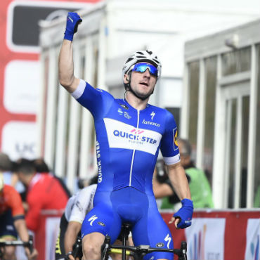 Elia Viviani se impone en segunda etapa del Abu Dhabi Tour