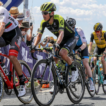 Esteban Chaves por una exitosa temporada 2018