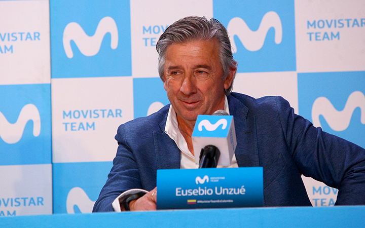 Eusebio Unzué acompañó a Nairo Quintana en la Rueda de Prensa ofrecida este viernes en Bogotá