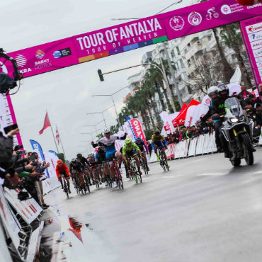 Matteo Moschetti vencedor de primera etapa (Foto Fundación Alberto Contador)