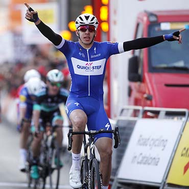 Hodeg se alzó con una sensacional victoria al sprint en la primera jornada de Vuelta a Cataluña