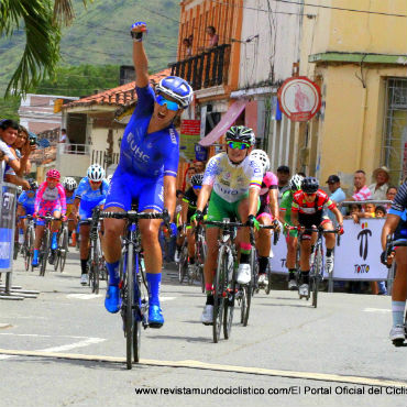 Diana Peñuela ganadora de segunda etapa de Vuelta al Valle