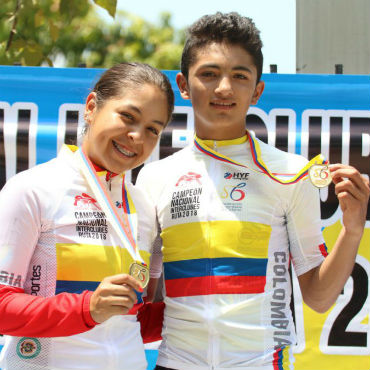 Camila Atahualpa y Santigo Umba ganadores del oro en la ruta del Interclubes 2018 (Foto FCC)