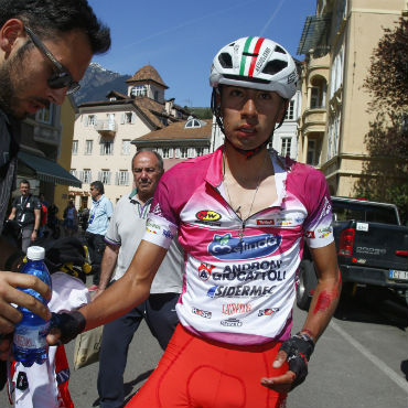 Iván Sosa perdió liderato por caída en Tour de los Alpes (Foto Androni-Sidermec)