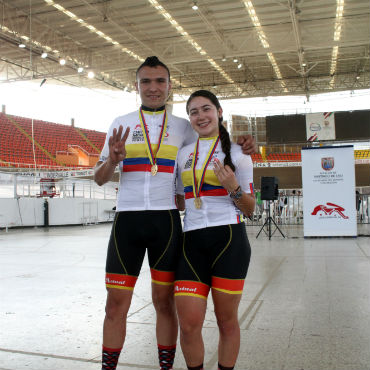 Carolina Vargas sumó hoy su tercera de oro y Julián Orozco la cuarta dorada (Foto FCC)