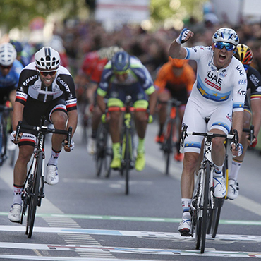 Kristoff se alzó con el triunfó tras una equivocación en la llegada del Misil de La Ceja, Fernando Gaviria