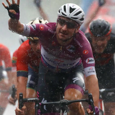 Elia Viviani obtuvo este miércoles su cuarta victoria e igualó las que tuvo el año pasado Fernando Gaviria