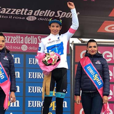 Miguel Ángel López es el dueño de la camiseta de los jóvenes del Giro de Italia