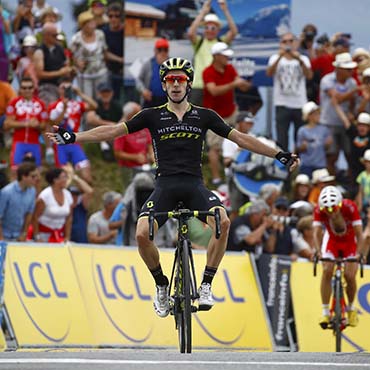 Adam Yates se llevó la victoria en la última jornada del Criterium du Dauphiné