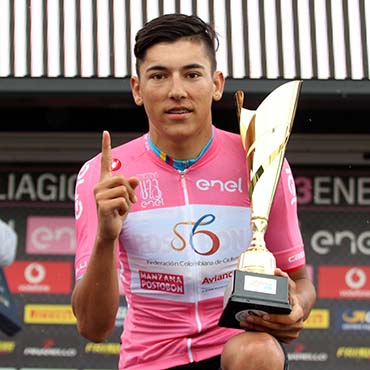 Alejandro Osorio asumió este lunes la maglia rosa del Giro de Italia Sub-23