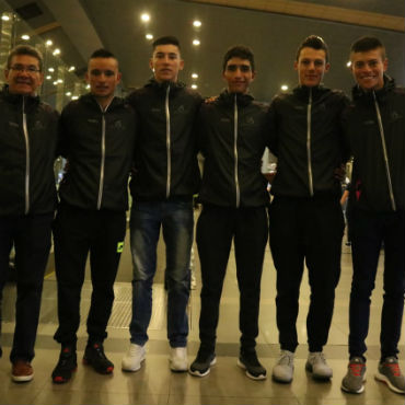Cristian Muñoz, Wilmar Paredes, Alejandro Osorio, Daniel Muñoz y Luis Fdo. Jiménez, listos para Giro-Sub-23 (Foto FCC)