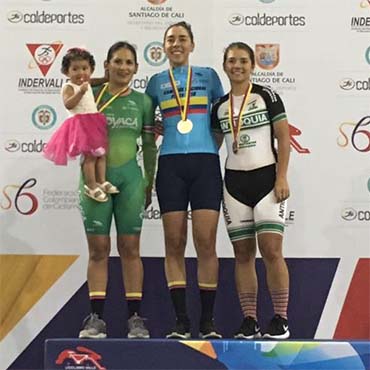 La bogotana Jessica Parra fue una de las medallistas en la jornada sabatina del Nacional de Pista élite 2018