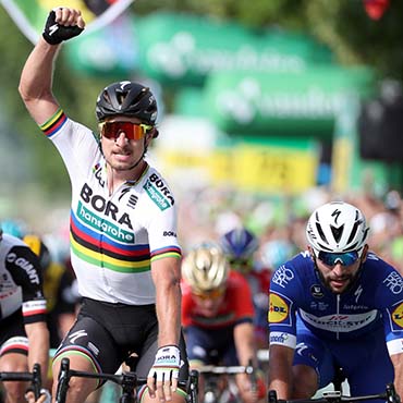 Sagan le ganó este domingo el primer duelo de sprinters a Fernando Gaviria en la Vuelta a Suiza