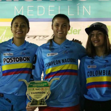 Gabriela Bolle, alcanzó el título en la categoría junior en BMX (Foto FCC)