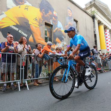 Nairo Quintana ovacionado durante la presentación