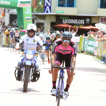 Sebastian Molano ganador de la tercera etapa de Clásica Carmen de Viboral