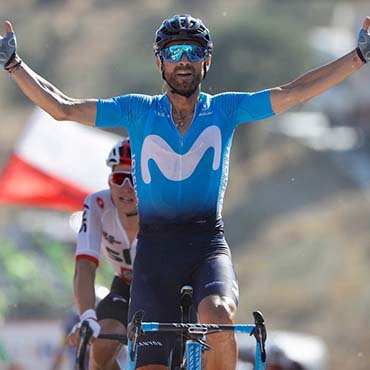 Alejandro Valverde se quedó con la segunda etapa de la Vuelta España tras un gran remate en Caminito del Rey