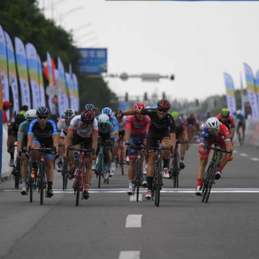 Daniel López se impuso en undécima etapa de Tour de Qinghai Lake (Foto Tour de Qinghai Lake)