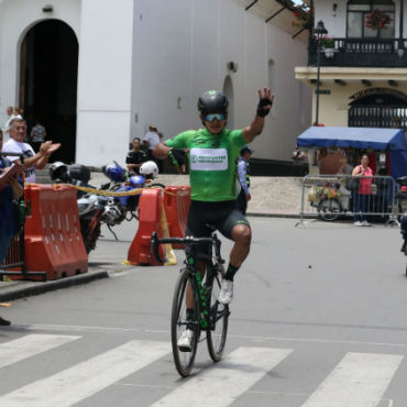 El boyacense Diego Ochoa se impuso en primera etapa de Clásica a Marinilla y el líder