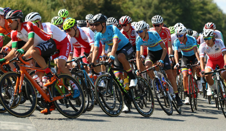 Iván Ramiro Sosa a la espera de la montaña en el Tour de L'Avenir 2018 (FOTO FCC)