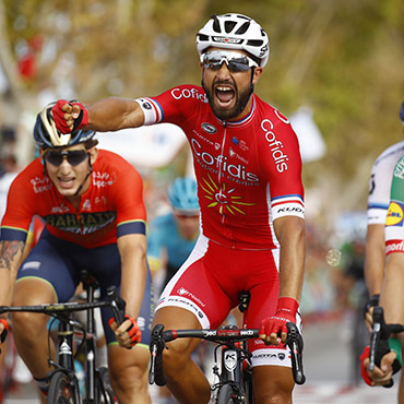 Nacer Bouhanni en espectacular remate se impuso en la sexta etapa de la Vuelta a España