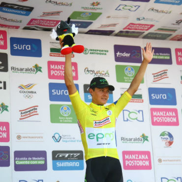 Rodrigo Contreras se mantiene vestido de amarillo en Vuelta a Colombia