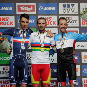 Alejandro Valverde es el nuevo campeón del mundo de ruta élite. Romain Bardet alcanzó la plata y Michael Woods el bronce