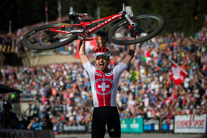 Nino Schurter alcanzó este sábado su séptimo título mundial de Cross Country