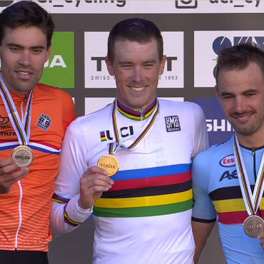 Tom Dumoulin (plata), Rohan Dennis (Oro) y Victor Campenaerts (bronce) en CRI de Mundial de Austria