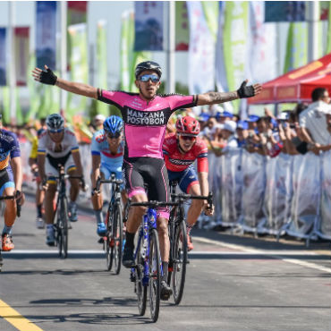 Sebastián Molano ganador de la última etapa del Tour de Xingtai