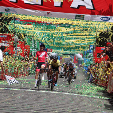 El peruano Alonso Gamero se impuso en primera etapa de Vuelta a Guatemala (Foto V-Guatemala)