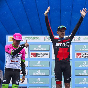 Rigoberto Urán fue segundo este sábado en el Giro de Emilia en su tercer podio consecutivo