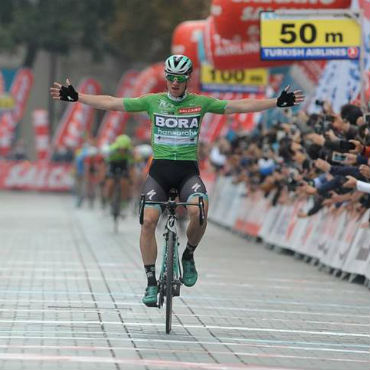 Sam Bennett ganador de última etapa de Tour de Turquía