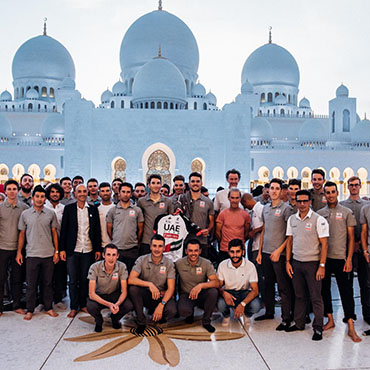 El Team UAE reunió su plantilla para el 2019 en Dubái con los escarabajos colombianos Fernando Gaviria, Sergio Henao, Sebastián Molano y Cristian Muñoz