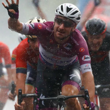 Elia Viviani ya piensa en el nuevo Giro de Italia 2019 que termina en su natal Verona