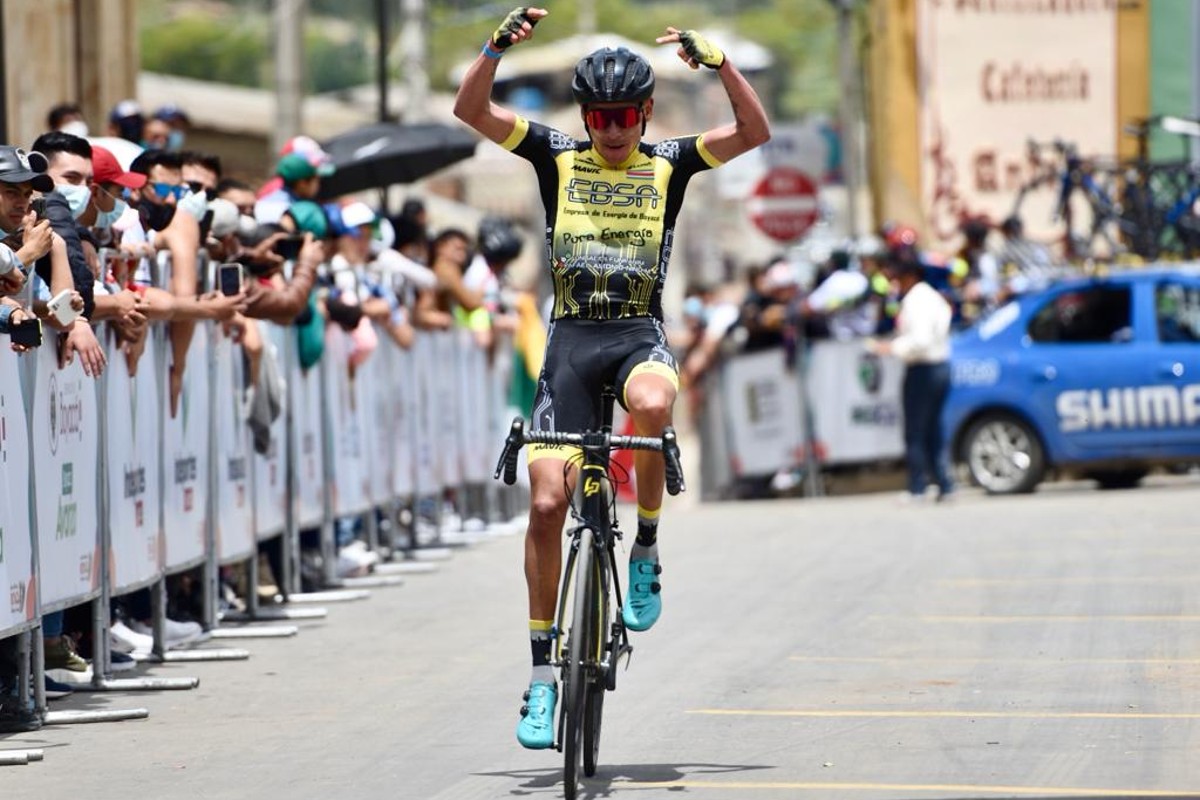 George Tibaquirá ganó la última etapa de la Vuelta a Boyacá 2021. (Foto © Macgiver Barón)